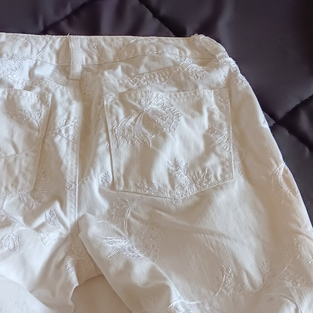 WHITE EMBROIDERED J. CREW TOP, S & WHITE EMBROIDERED RALPH LAUREN JEANS, 8 - Picture 2 of 6